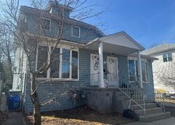 Pre-foreclosure in  BAYVIEW AVE Staten Island, NY 10309