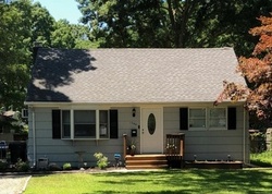 Pre-foreclosure in  SAXON AVE Bay Shore, NY 11706