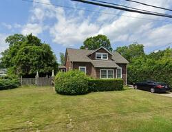 Pre-foreclosure in  ROSLYN ST Islip Terrace, NY 11752
