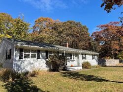 Pre-foreclosure Listing in KENNEDY DR EAST QUOGUE, NY 11942