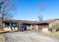 Pre-foreclosure in  KINGSFORD DR Dayton, OH 45426