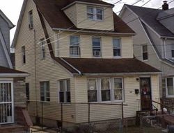 Pre-foreclosure Listing in 113TH AVE SAINT ALBANS, NY 11412