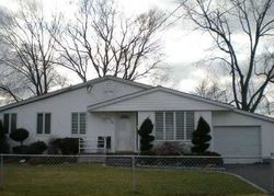 Pre-foreclosure Listing in W 9TH ST DEER PARK, NY 11729