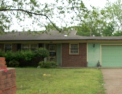 Pre-foreclosure in  FRANKIE LN Memphis, TN 38109