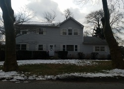 Pre-foreclosure in  HIAWATHA DR Brightwaters, NY 11718