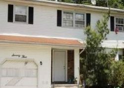 Pre-foreclosure Listing in ERLANGER BLVD NORTH BABYLON, NY 11703