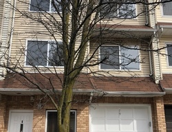 Pre-foreclosure in  SANDYWOOD LN Staten Island, NY 10309