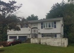 Pre-foreclosure in  MEL CT Bay Shore, NY 11706