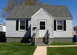 Pre-foreclosure in  MORRIS COVE RD East Haven, CT 06512
