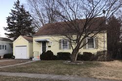 Pre-foreclosure in  HOOKER RD Bridgeport, CT 06610