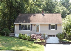 Pre-foreclosure Listing in BROOKSIDE TER VERONA, NJ 07044