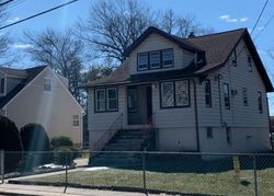 Pre-foreclosure Listing in UNION AVE LITTLE FERRY, NJ 07643