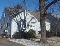 Pre-foreclosure Listing in VREELAND AVE BERGENFIELD, NJ 07621