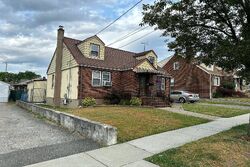 Pre-foreclosure Listing in PATERSON AVE LODI, NJ 07644