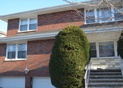 Pre-foreclosure Listing in LINCOLN ST PALISADES PARK, NJ 07650