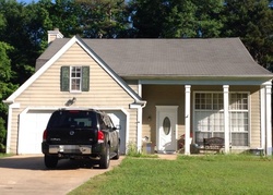 Pre-foreclosure in  HOLLYWOOD DR Lawrenceville, GA 30044