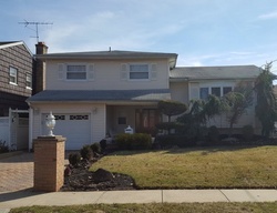 Pre-foreclosure Listing in TAYLOR AVE CARTERET, NJ 07008