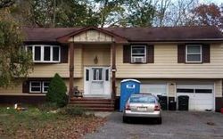 Pre-foreclosure in  FORT PLAINS RD Howell, NJ 07731