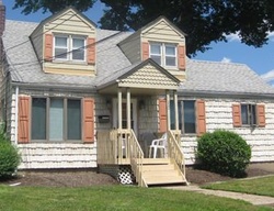 Pre-foreclosure Listing in MAWBEY ST WOODBRIDGE, NJ 07095