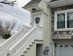 Pre-foreclosure in  DARTMOUTH LOOP Staten Island, NY 10306