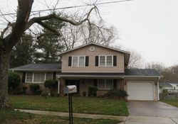 Pre-foreclosure in  DUXBURY DR Upper Marlboro, MD 20774