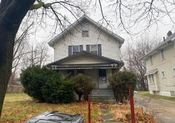 Pre-foreclosure Listing in WALL ST AKRON, OH 44310