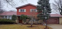 Pre-foreclosure in  BEDFORD LN Des Plaines, IL 60016