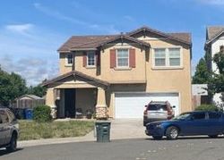 Pre-foreclosure in  SUMMER STROLL CIR Sacramento, CA 95823