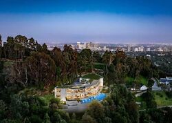 Pre-foreclosure in  STRADA VECCHIA RD Los Angeles, CA 90077
