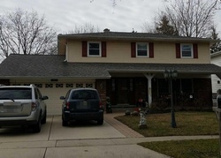 Pre-foreclosure in  ANTHONY RD Buffalo Grove, IL 60089