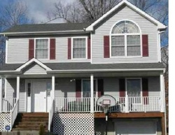 Pre-foreclosure in  DOGWOOD DR Middletown, NY 10940