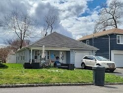 Pre-foreclosure Listing in MECKES ST SPRINGFIELD, NJ 07081