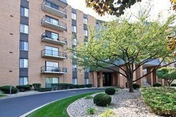 Pre-foreclosure Listing in W SUNSET DR APT 406 GLENWOOD, IL 60425