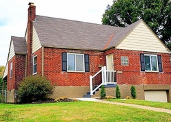 Pre-foreclosure in  RACEVIEW AVE Cincinnati, OH 45248