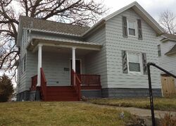 Pre-foreclosure in  W PLEASANT ST Davenport, IA 52804