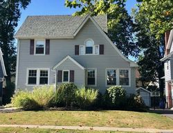 Pre-foreclosure in  ELM ST Oradell, NJ 07649
