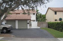 Pre-foreclosure in  NE 19TH AVE Deerfield Beach, FL 33441