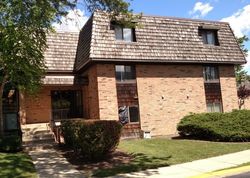 Pre-foreclosure in  OAK CREEK DR  Buffalo Grove, IL 60089