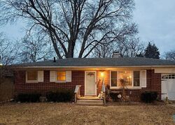 Pre-foreclosure in  SUDER AVE Toledo, OH 43611