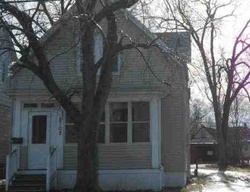 Pre-foreclosure in  W HOWETT ST Peoria, IL 61605