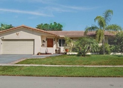 Pre-foreclosure in  LAKE DR Pompano Beach, FL 33066