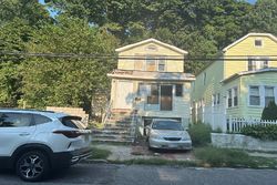 Pre-foreclosure in  TOUISSANT AVE Yonkers, NY 10710