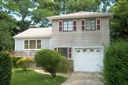  Fair Ct, Massapequa NY