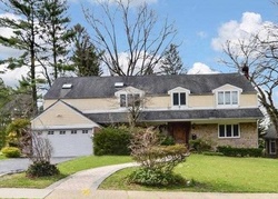  N Circle Dr, Great Neck NY