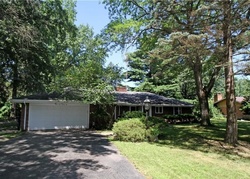 Pre-foreclosure in  SWANBROOK CT Toledo, OH 43614