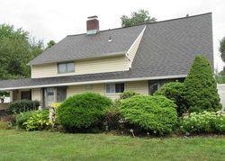  Hedge Ln, Westbury NY