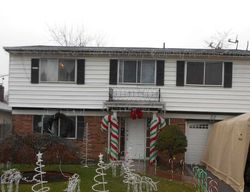 Pre-foreclosure in  2ND AVE Westbury, NY 11590