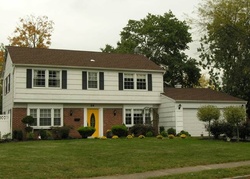 Pre-foreclosure Listing in TRIPPLET RD SOMERSET, NJ 08873