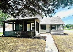 Pre-foreclosure in  24TH AVE Rock Island, IL 61201