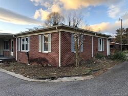  Spruce Ave, Hudson NC